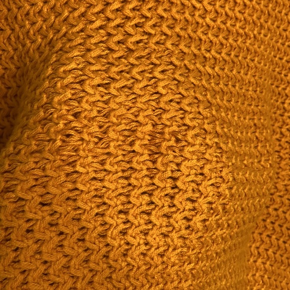 Mustard Yellow Chunky Knit Vest - Picture 4 of 12